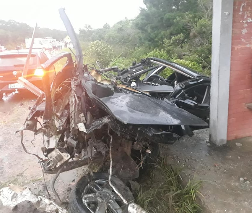 BATERAM DE FRENTE: PROFESSORA MORRE EM ACIDENTE NA SC-415 EM BALNEÁRIO BARRA DO SUL