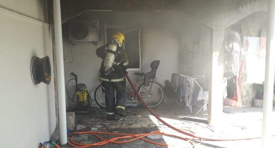 Gaspar: Idosa é presa após incendiar casa com bebê dentro no bairro Santa Terezinha.