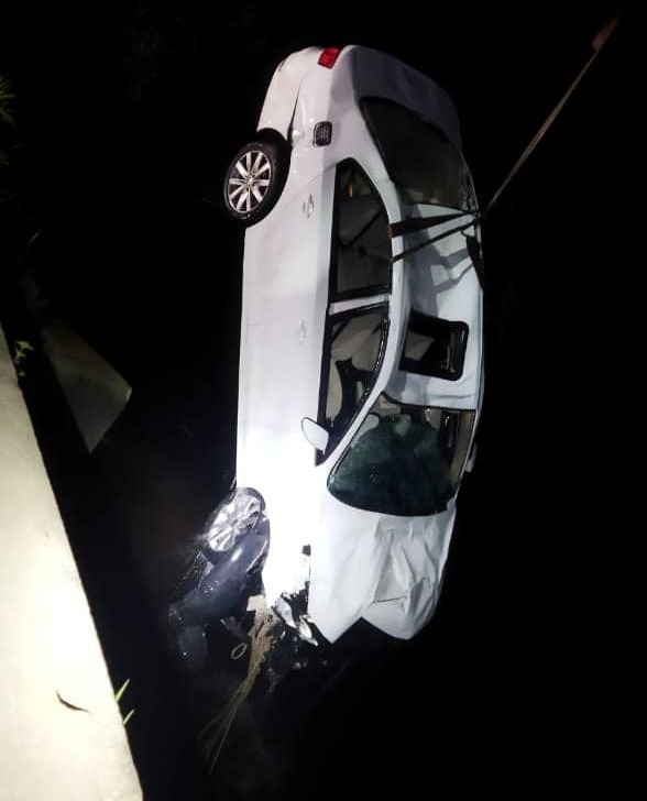 São Francisco do Sul: Três jovens morrem afogados após carro cair no rio Monte Trigo