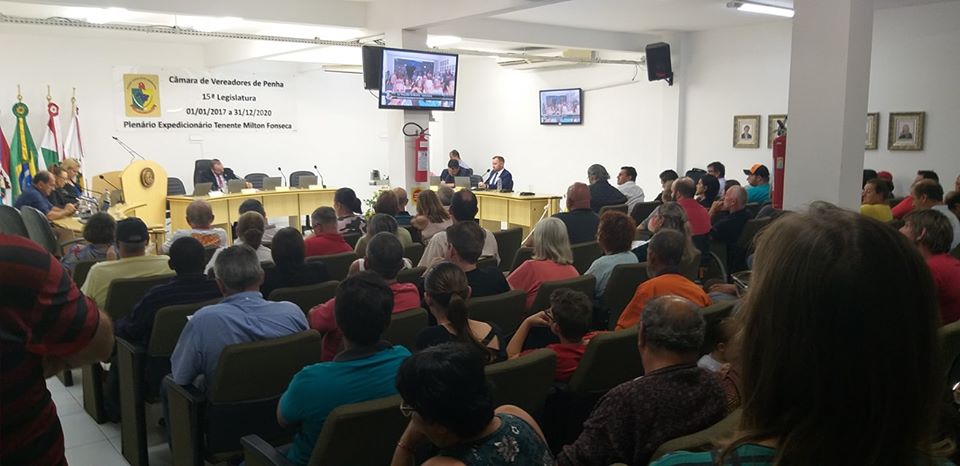 TEVE TUMULTO: CÂMARA DE PENHA APROVA REALIZAÇÃO DE AUDIÊNCIA PÚBLICA PARA DISCUTIR O EMPRÉSTIMO DE 20 MINHÕES DE REAIS PARA A PREFEITURA