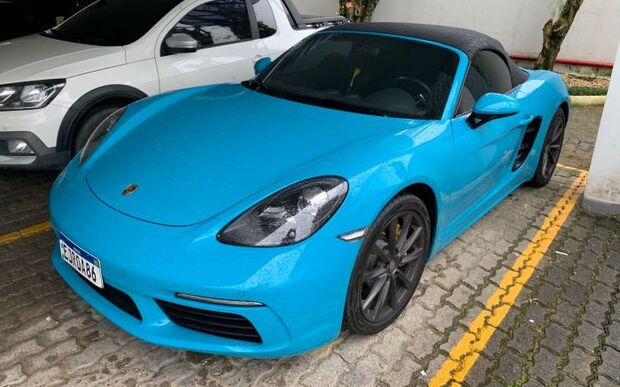 Itapema: Polícia Federal apreende Porsche avaliado em R$ 600 mil