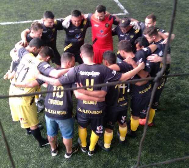 Penha: Flexa Negra e Quati abrem as quartas de final da Copa Natal Solidário do Society 7 Marias
