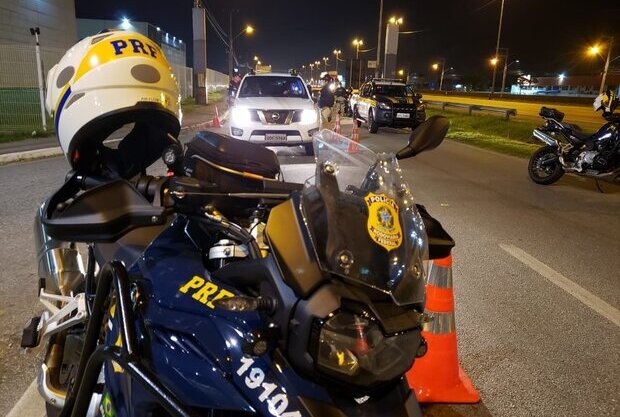 Nas rodovias federais de SC: PRF flagra mais de 200 motoristas sob efeito de álcool no final de semana