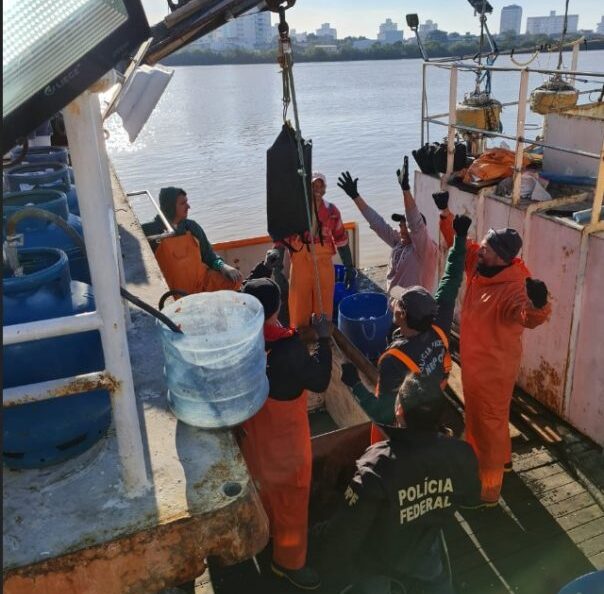 No Porão: PF prende quadrilha que exportou mais de seis toneladas de cocaína em barcos pesqueiros