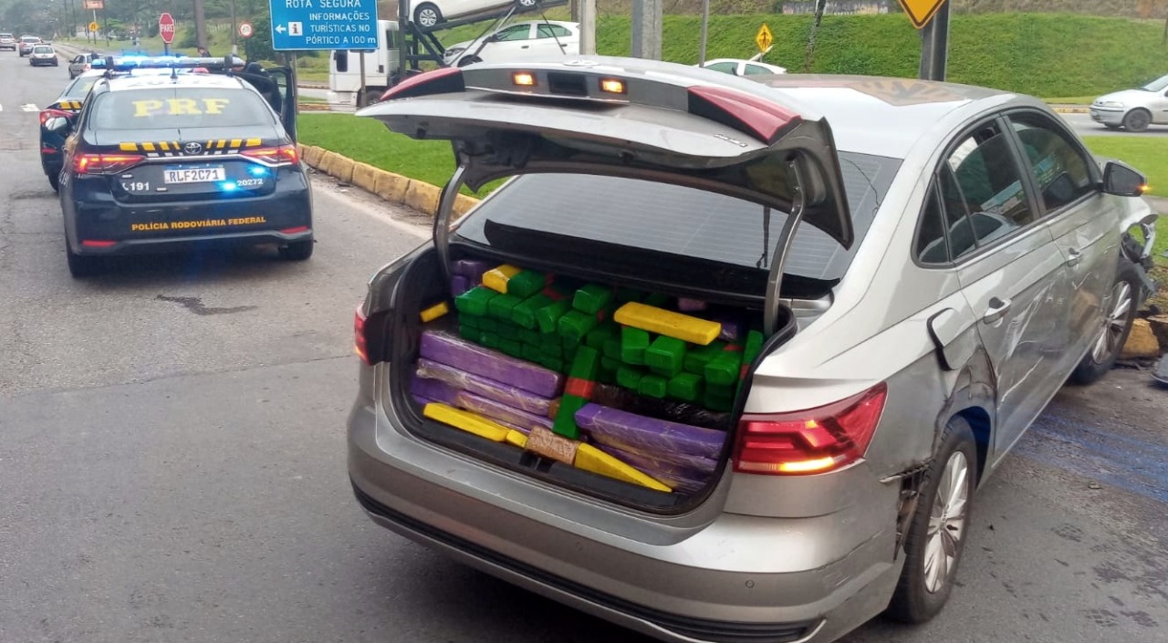 Flagrante: Homem é preso com 364 quilos de maconha após perseguição na BR-101