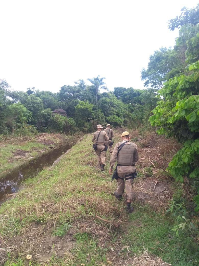 TAVA ESCONDIDO: PROCURADO PELA JUSTIÇA É MORTO NO CENTRO DE NAVEGANTES EM CONFRONTO COM A PM