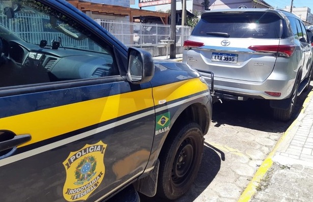 Barra Velha: PRF recupera Toyota/Hilux furtada em Balneário Camboriú