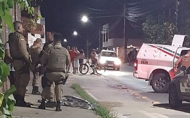 Execução: Jovem é assassinado com quatro tiros em casa em Camboriú