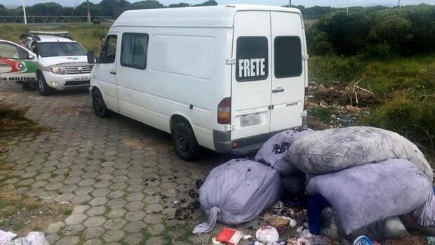 Navegantes: Homem é preso em flagrante por crime ambiental na Meia Praia