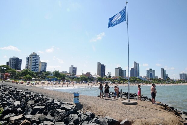 Certificação: Bandeira Azul é hasteada pela quarta temporada seguida na praia de Balneário Piçarras