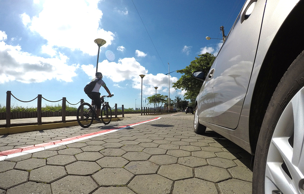 Ciclovia: Tá proibido estacionar à Beira-Mar de Balneário Piçarras