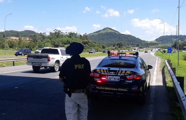 PRF divulga balanço da Operação Natal 2021