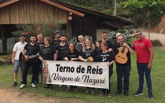Penha: Grupo de Terno de Reis Virgem de Nazaré, de Gaspar, se apresenta na noite de hoje no salão paroquial da igreja Matriz