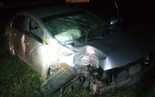 Ilhota: Motorista bate em poste na rodovia Jorge Lacerda e fogo do local do acidente