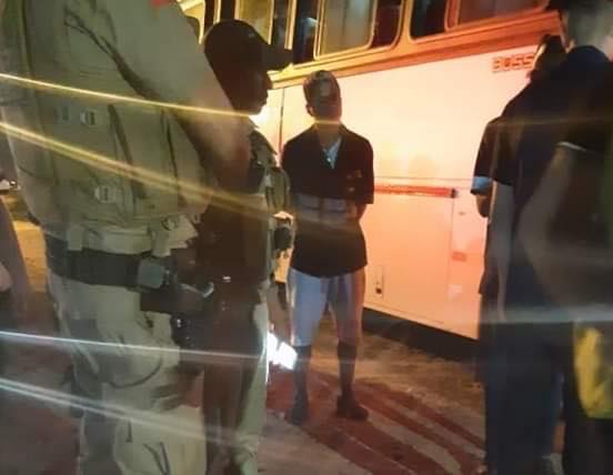NOS MACHADOS: FUNCIONÁRIOS DA LEAR SÃO ASSALTADOS EM ÔNIBUS NA VOLTA PRA CASA EM NAVEGANTES