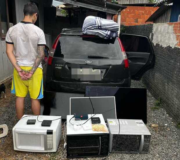 Penha: Ladrão residências com cinco passagens pela polícia é preso no bairro Santa Lídia