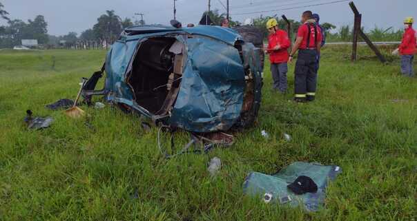 Itajaí: Capotamento deixa um morto e dois feridos na Rodovia Jorge Lacerda