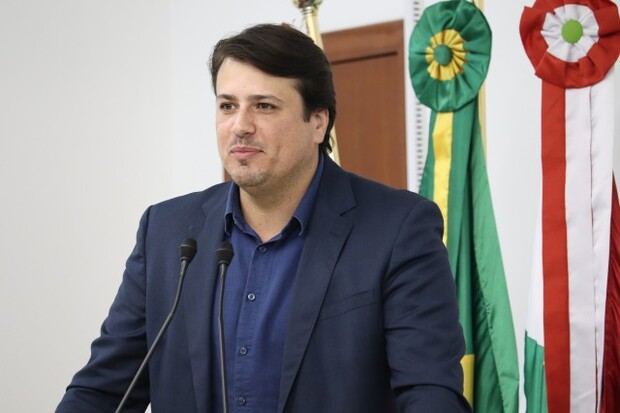 Prefeito de Penha, Aquiles da Costa, assume a presidência da Amfri