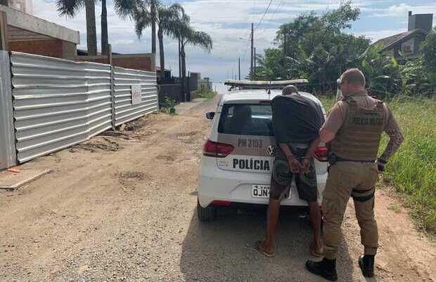 Balneário Piçarras: Procurado pela justiça da Paraíba é preso no bairro Itacolomi