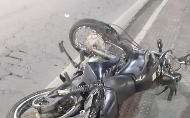 Barra Velha: Motoqueiro bate em concreto de obra da ponte e está em estado grave