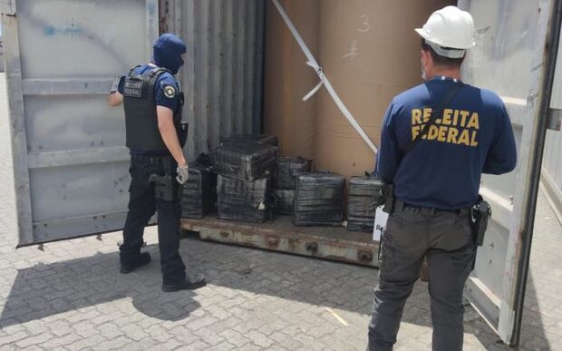 Porto de Itajaí: Carga de papel escondia 335 quilos de cocaína