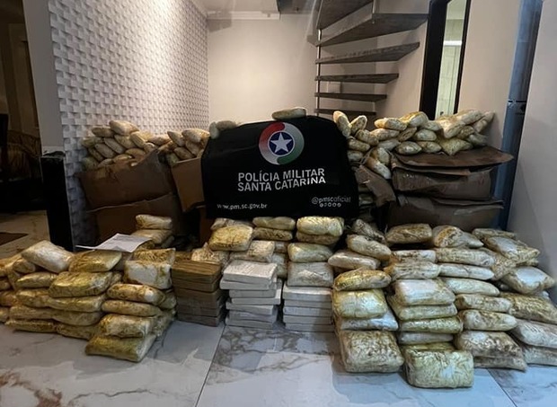Balneário Piçarras/Navegantes: Jovem é preso pela Operação Redentor com cerca de R$ 25 milhões em drogas