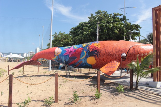 Praça das Baleias é inaugurada na praia de Balneário Piçarras