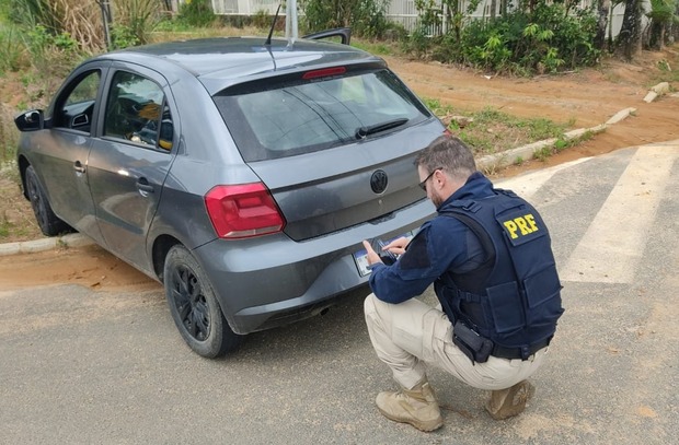 Tava clonado: PRF apreende em Ilhota carro furtado em Minas Gerais