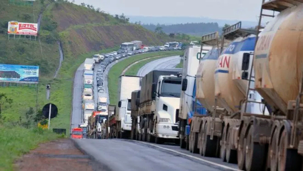 Descontentamento: Rumores sobre greve dos caminhoneiros em SC aumentam após alta dos combustíveis