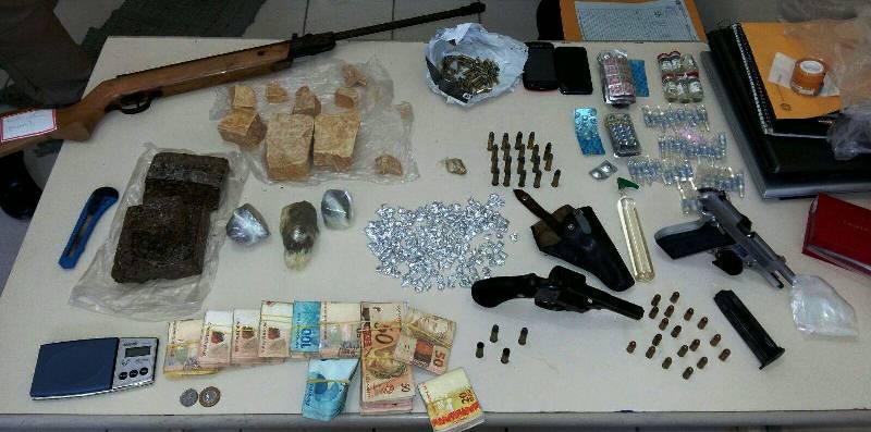 Itapoá: Quarteto integrante de facção criminosa é preso por roubo e tráfico de drogas