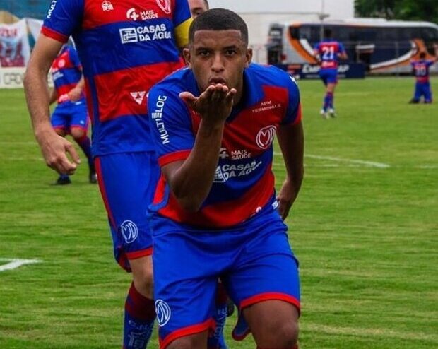 Vai pro Vasco: Atacante Zé Vitor de saída do Marinheiro