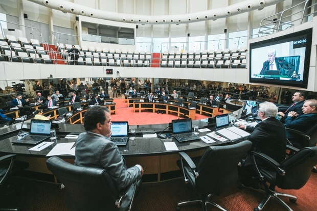Veto do ICMS: leite e pão podem ficar mais caros em SC