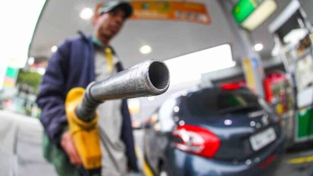 Vai doer no bolso: Gasolina pode ultrapassar os R$ 8 em Santa Catarina