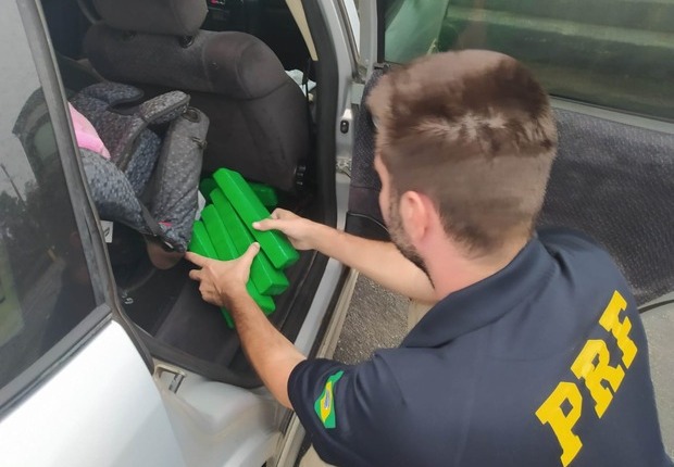Araquari - Criança de três anos viajava ao lado de 250 quilos de maconha na BR-101