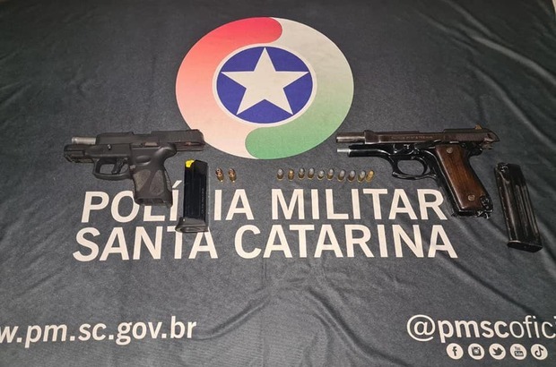 Navegantes – Jovem de 24 anos é preso duas pistolas e munições