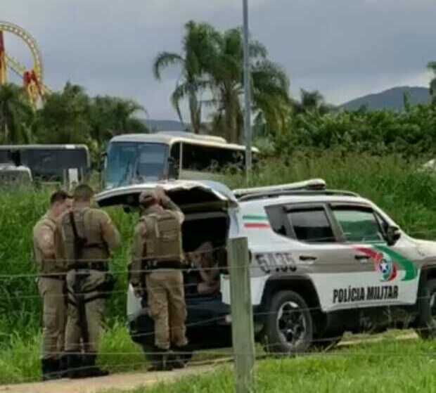 Penha: Integrante de facção criminosa é preso quando tentava “brincar” no Parque Beto Carrero