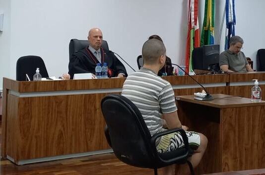 Joinville - Filho é condenado a 45 anos de prisão por matar mãe em janeiro de 2021 no bairro Iririú