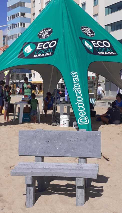 MUTIRÃO: LIXO DA PRAIA CENTRAL DE BARRA VELHA VAI VIRAR BANCO DE PRAÇA