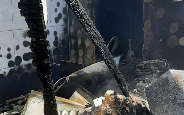 Itajaí - Casa com sete crianças é destruída por incêndio no bairro da Murta