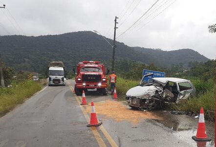 Luiz Alves – Acidente da SC-414 deixa motorista em estado grave no bairro Vila Nova