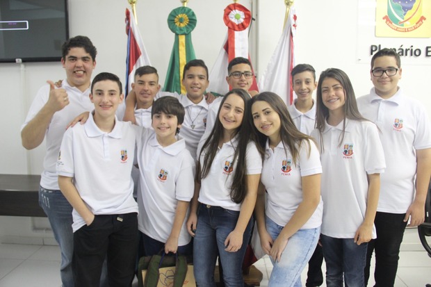 Penha - Mais de dois mil alunos irão às urnas para escolher seus 11 representantes na Câmara Mirim