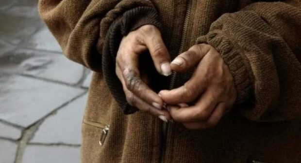 Polêmica - Vereador de Balneário Camboriú quer multar quem dá esmolas nas sinaleiras