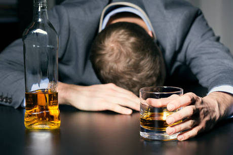 Balneário Piçarras – Projeto de Lei que proíbe a venda de bebidas alcoólicas para pessoas com sinais de embriaguez é lido na Câmara