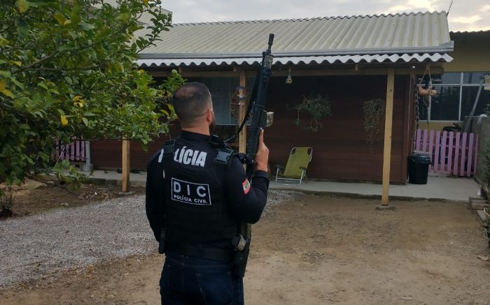 Pra Uso Veterinário - Trio é preso em flagrante por contrabando e venda de anabolizantes