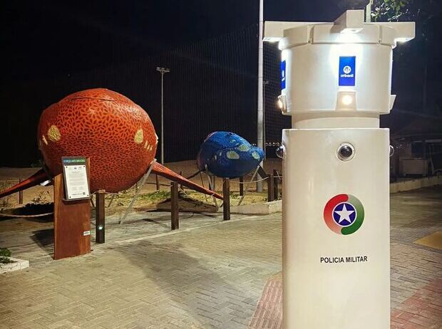Balneário Piçarras - Praça das Baleias recebe totem de monitoramento
