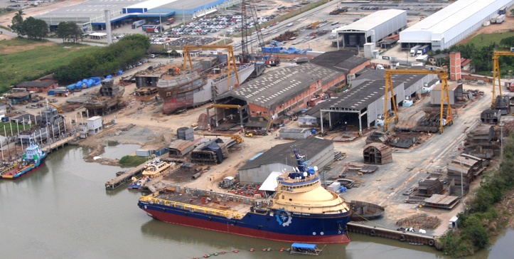 BATERAM O MARTELO: MARINHA DO BRASIL ASSINA CONTRATO PARA CONSTRUÇÃO DE QUATRO NAVIOS QUE SERÃO CONSTRUÍDOS NO ESTALEIRO OCEANA EM ITAJAÍ