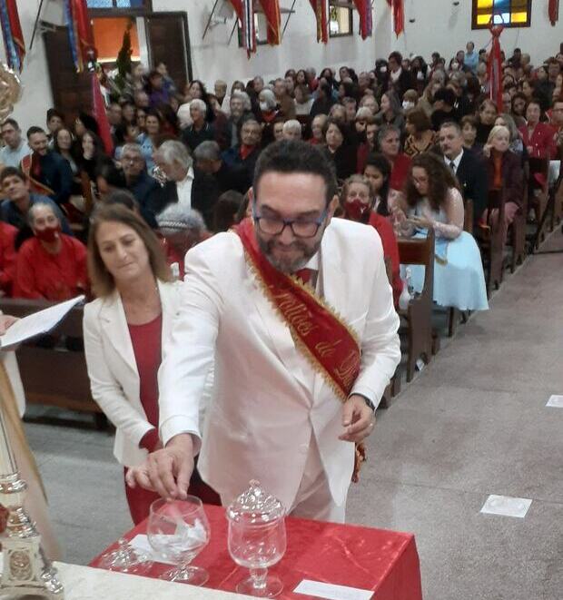 Novo Casal Imperial – Walmor José da Silva e Junelândia Natália de Borba da Silva foram os escolhidos para imperador e imperatriz da 187ª. Festa do Divino, de Penha