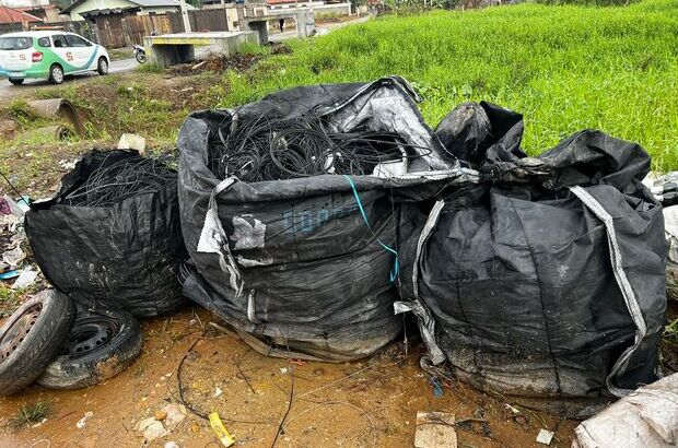 Balneário Piçarras – Operação apreende 50 quilos de fios de energia furtados no bairro Itacolomi