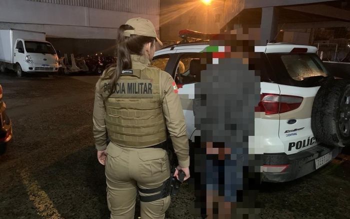 Penha – PM prende dupla que assaltou salão de beleza no bairro Gravatá