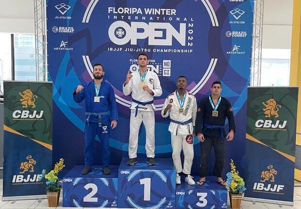Atletas de Balneário Piçarras conquistam medalhas em competição de jiu-jitsu